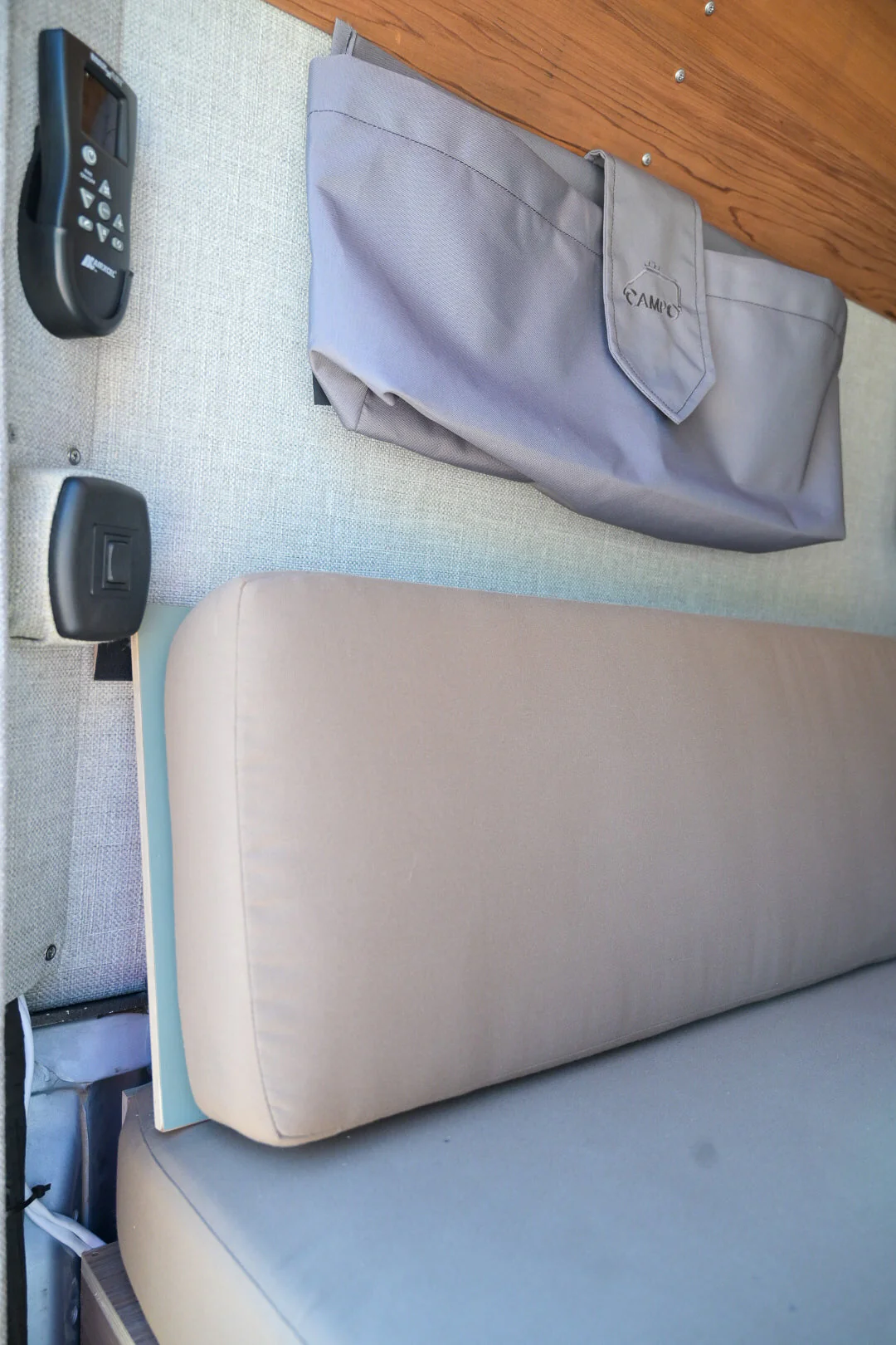 Campovans Large Wall Mounted Bag - Image 3