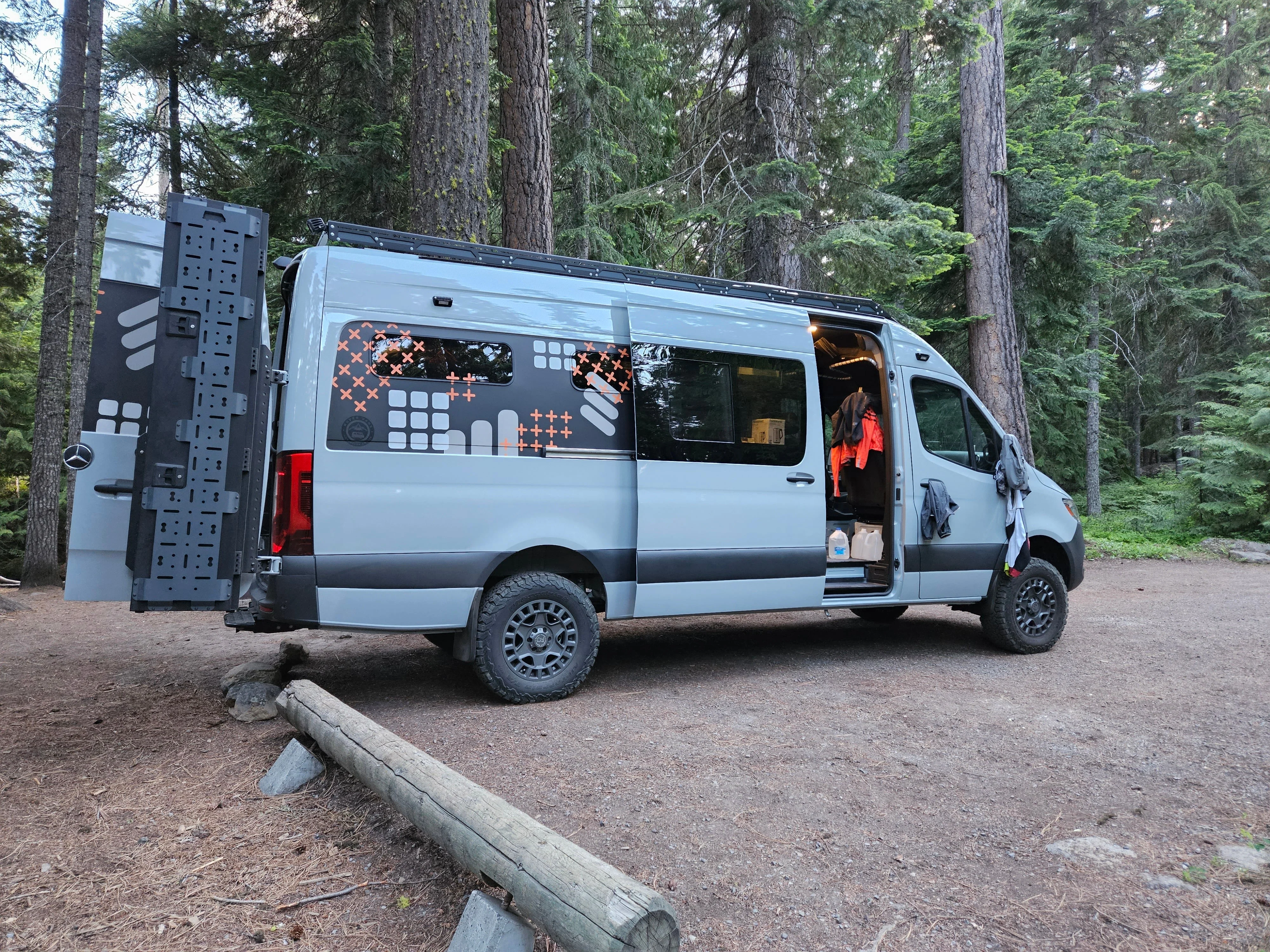 Rover Vans Ski/Snowboard Box - Image 25