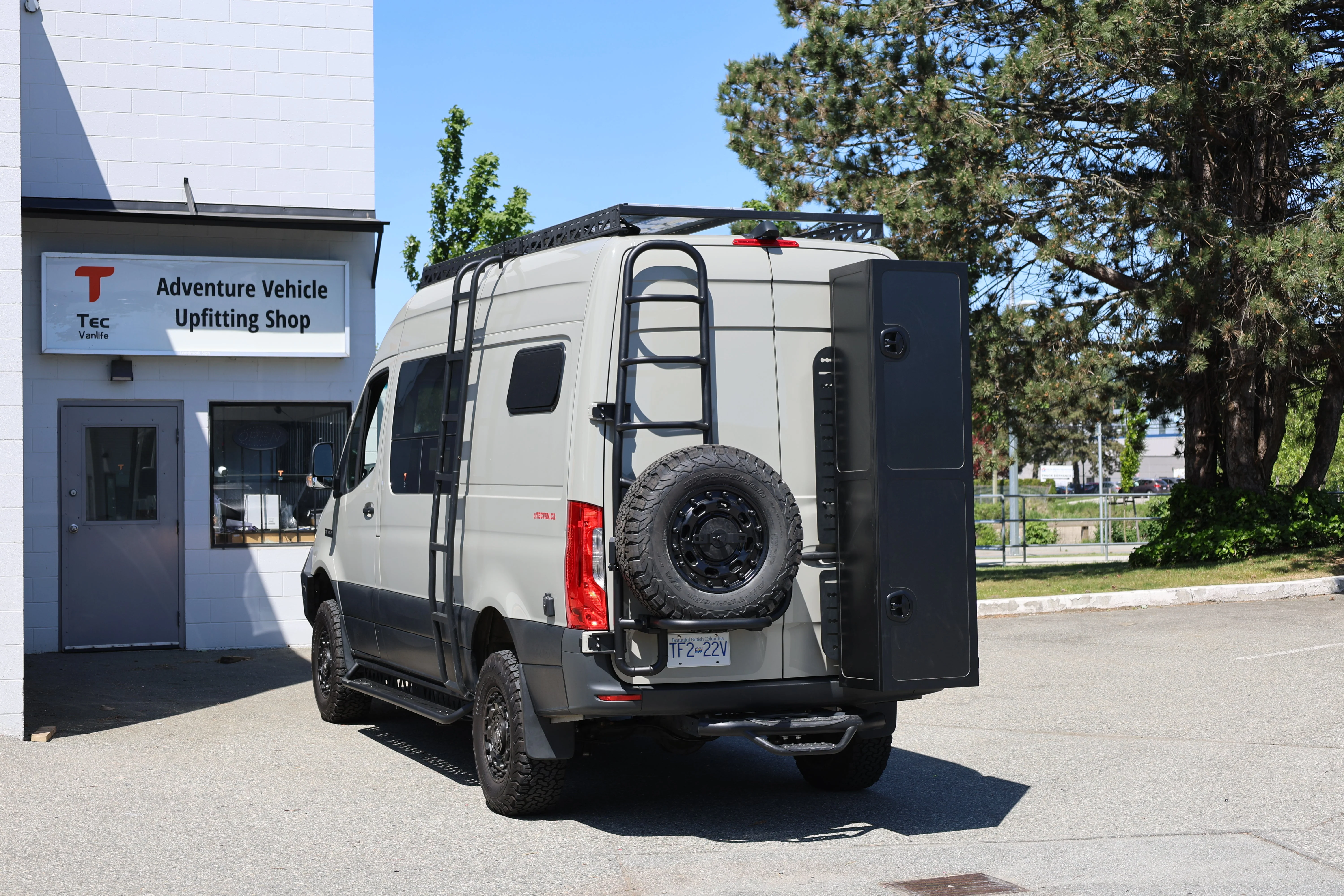 Sprinter Aluminum Running Boards With Drop-Down - Image 3