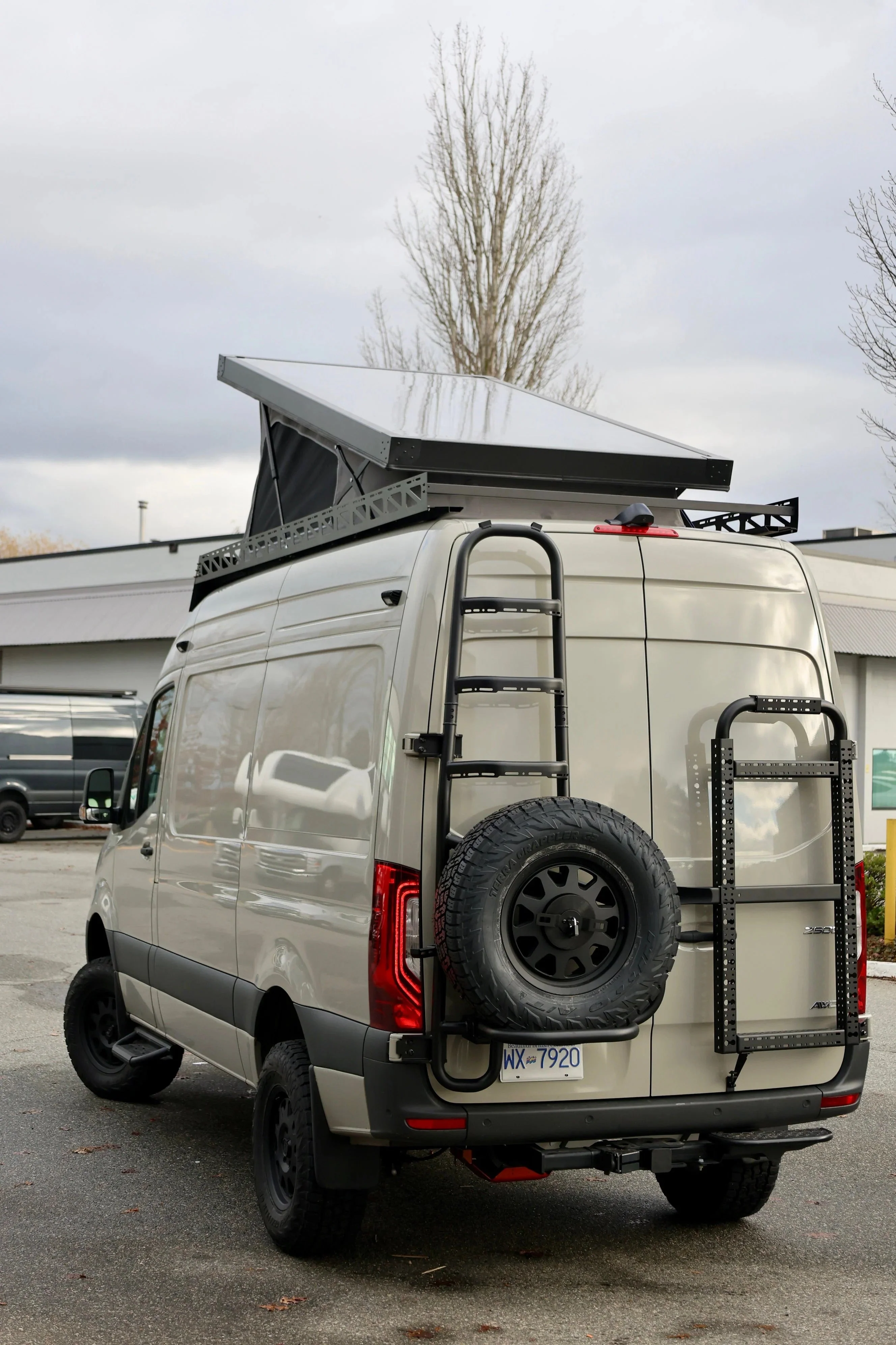 Tec Vanlife 2007+ Mercedes Sprinter Hexagon 3-Piece Running Boards - Image 14