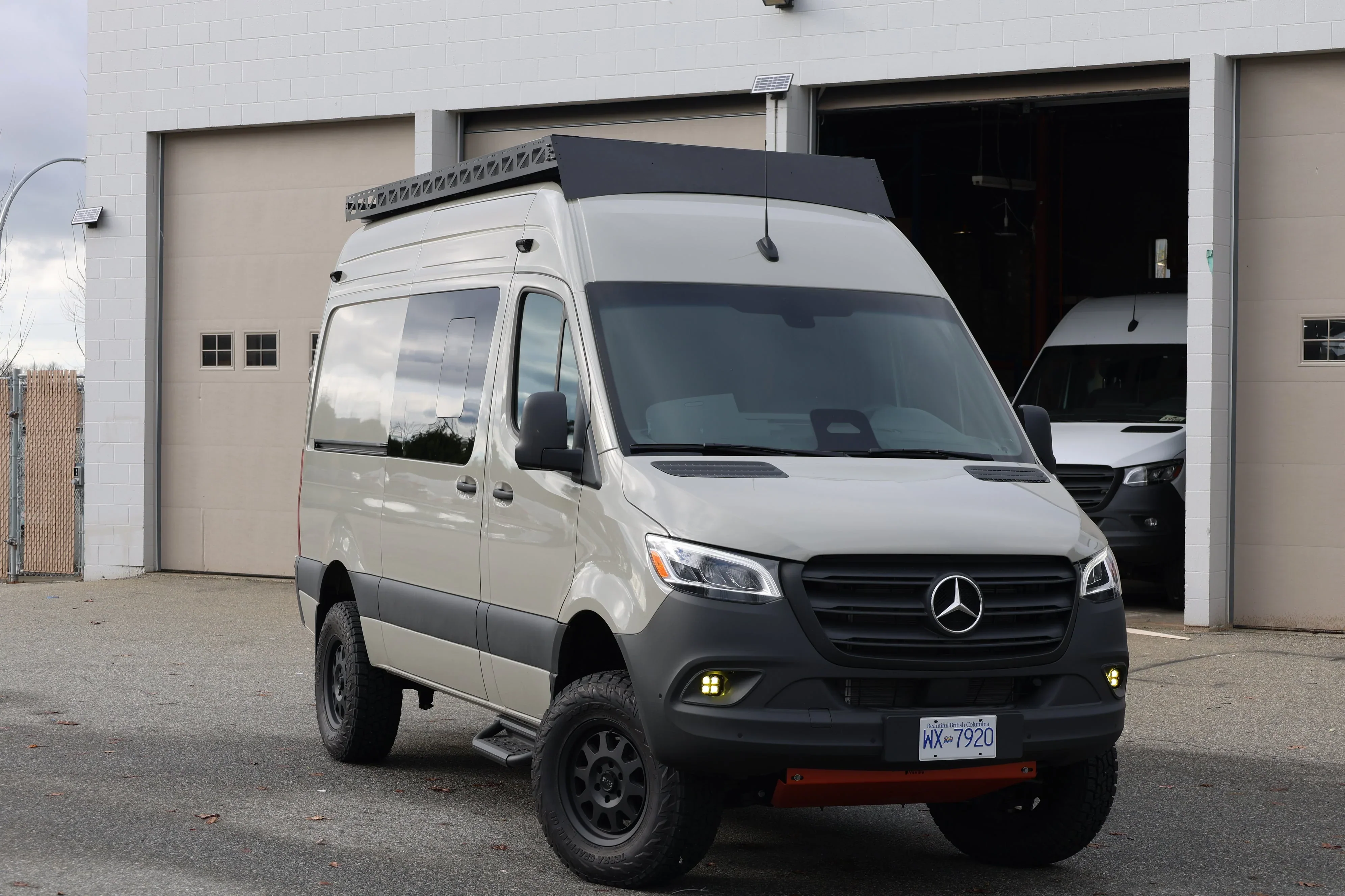 RoamlabX Carbon Fiber Roof Top Tent - 2007+ Mercedes Sprinter 144" - Image 10